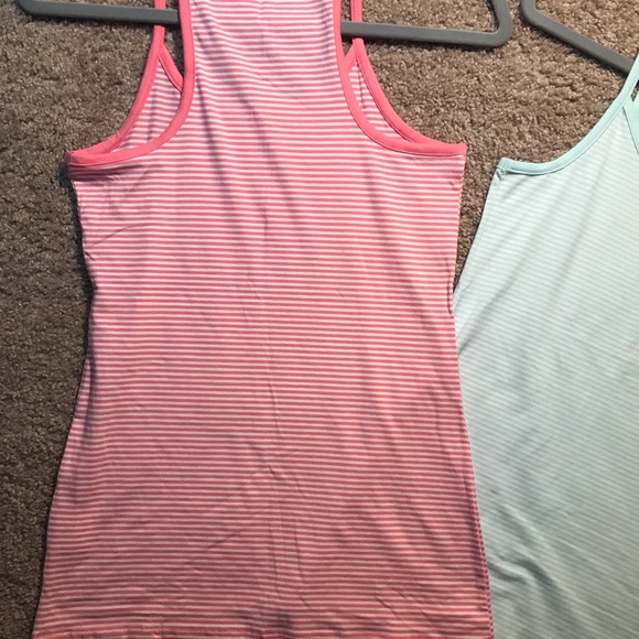 Old Navy Tank top - Picture 6 of 8
